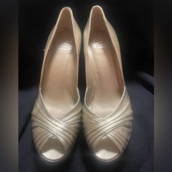 Stuart Weitzman Metallic Gold Heels USA Size 6 - Picture 1 of 13